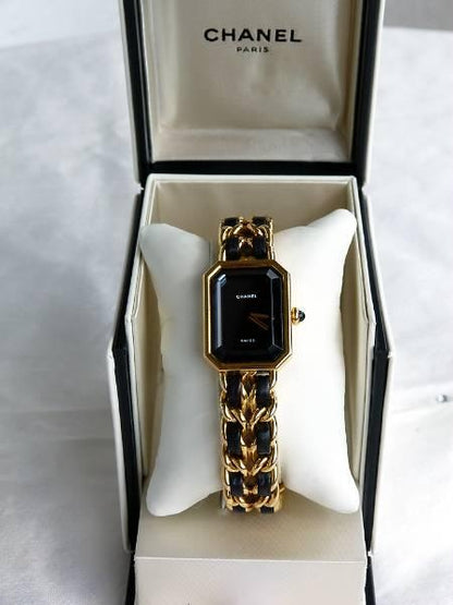 CHANEL – Première