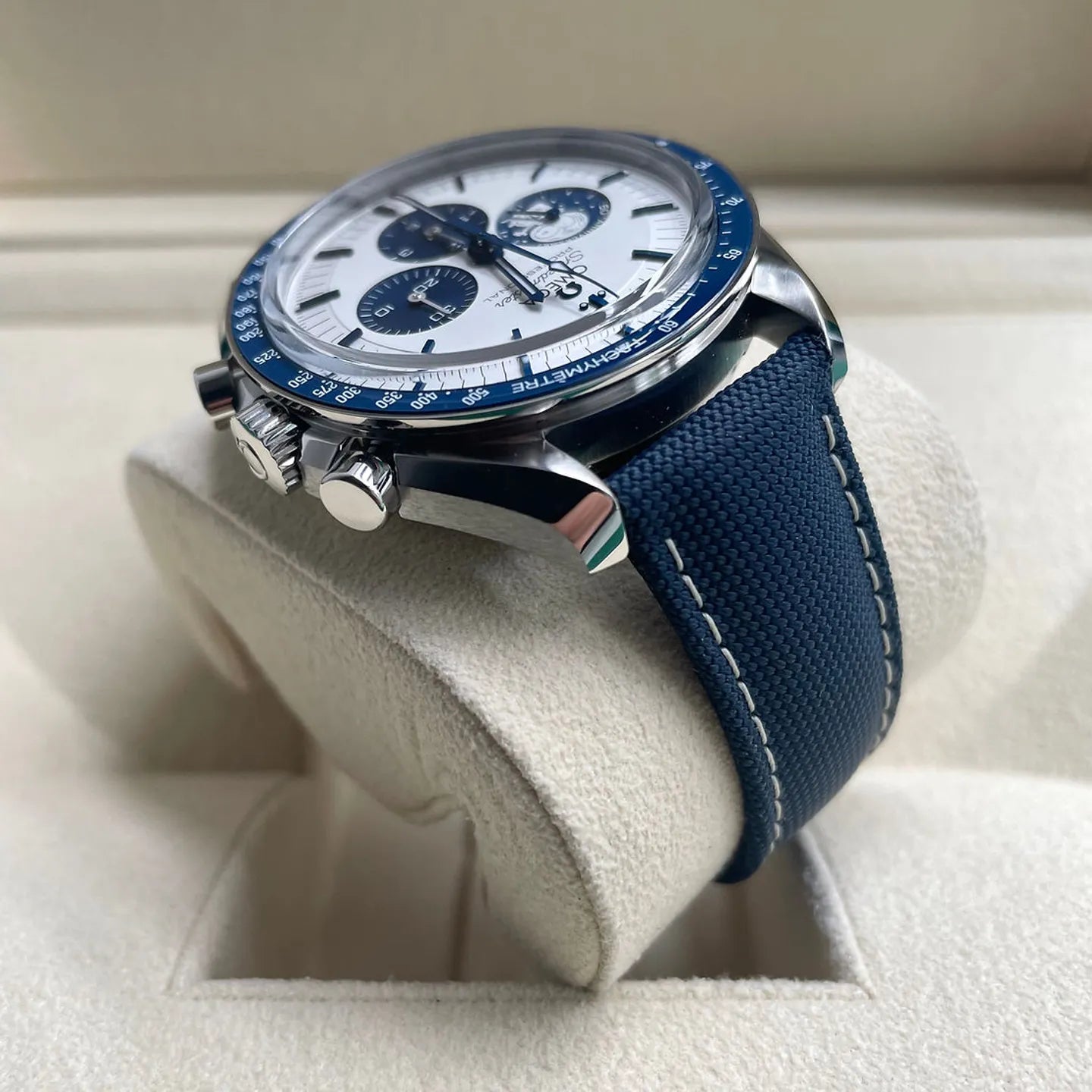 Omega Speedmaster Snoopy