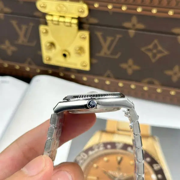 Rolex Land-Dweller