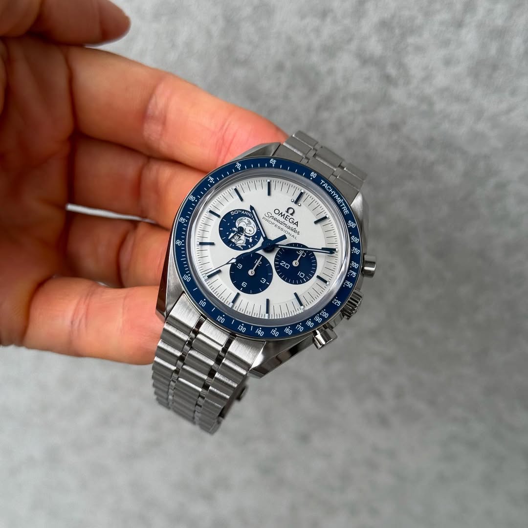 OMEGA – Speedmaster “Snoopy”