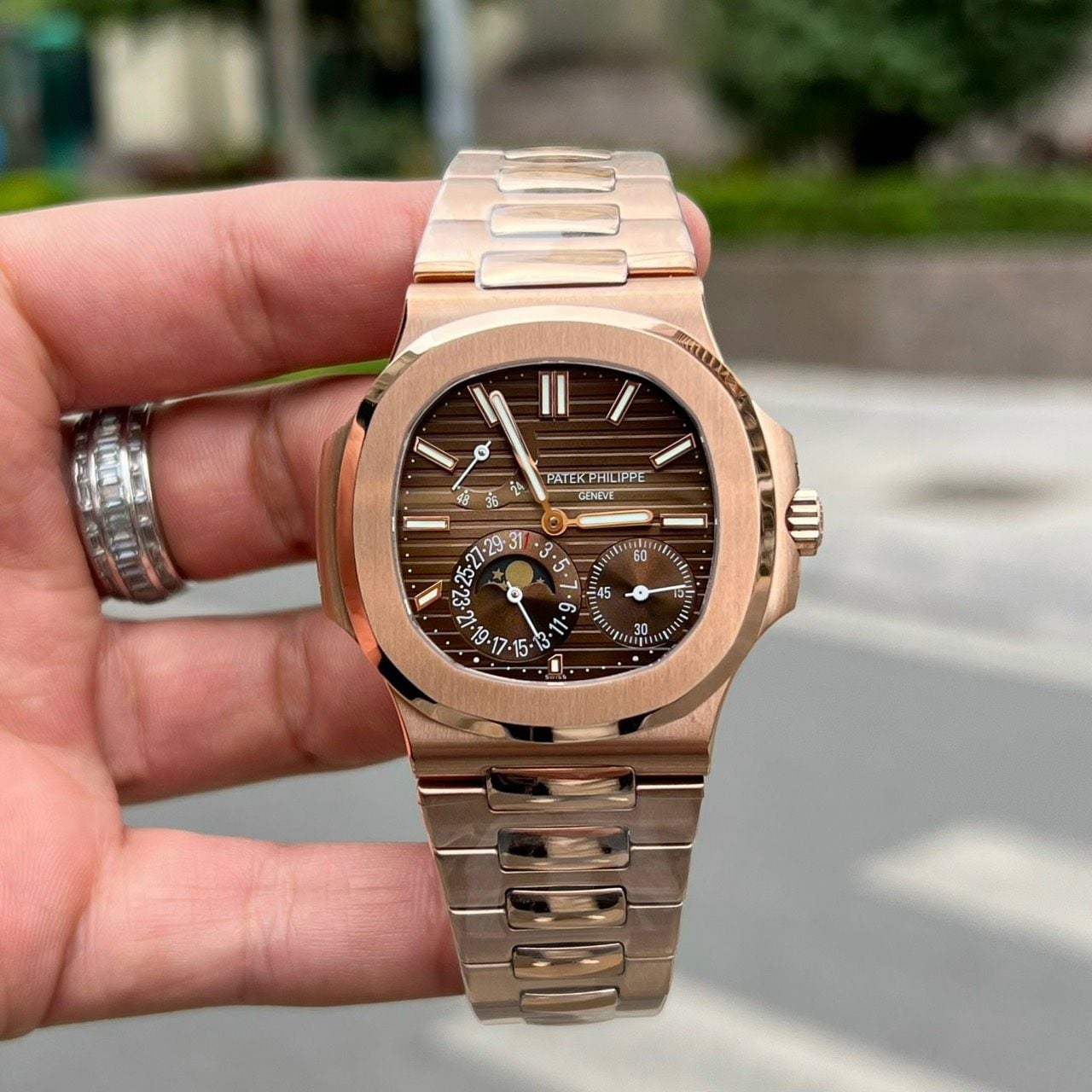 PATEK PHILIPPE – Nautilus 5712/1R-001